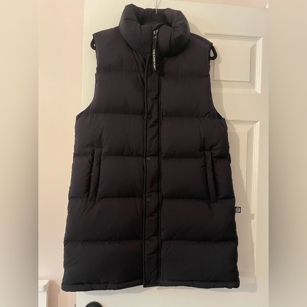 Aritzia SuperPuff Mid Vest in Climatte - Black - M